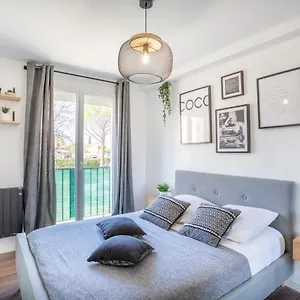 https://lappart-moderne-cosy-pradet-centre-proche-des-plages.fr-provencehotel.com