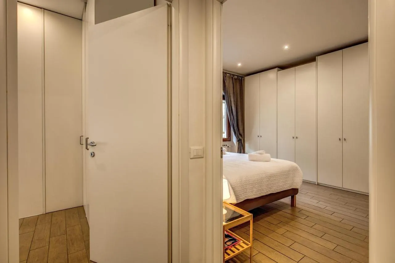 M&L Apartment - Ardesia Terrace Roma 0*,  Italia